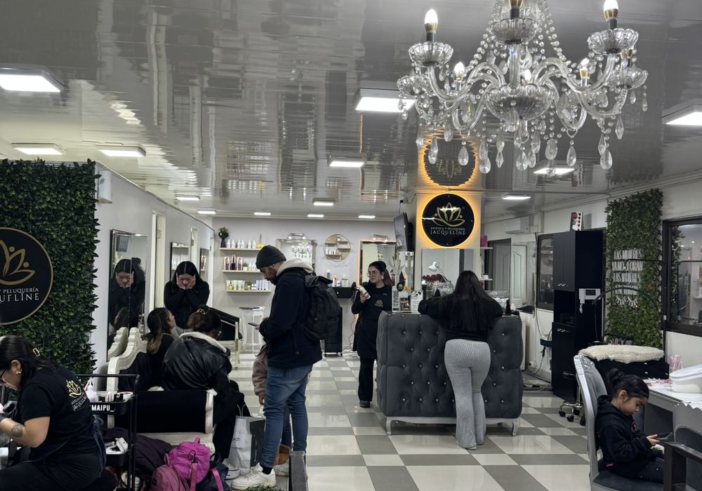 Salón de la sucursal 3 Ponientes
